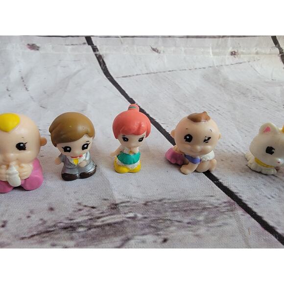 Lot of 7 Squinkies People and Animals - Picture 3 of 7